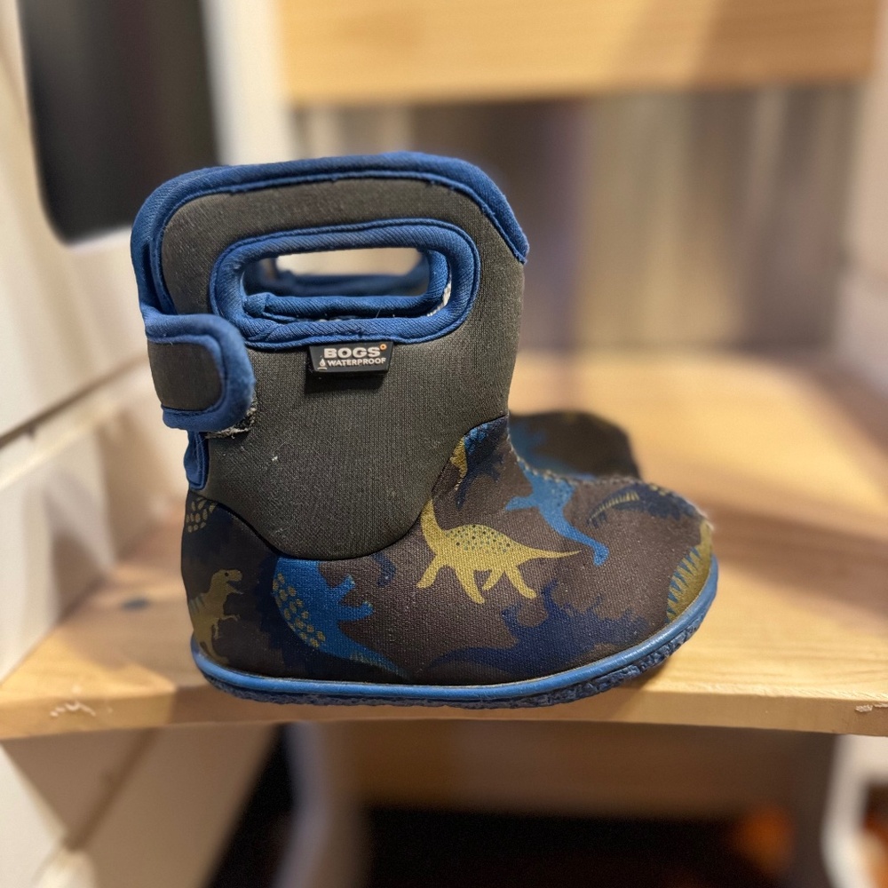 BOGS Kids Dinosaur Print Boots - Blue and Black